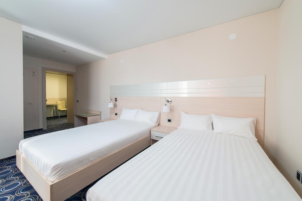 Apart Hotel 92/2 Karagandy Eksteriør bilde